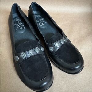 Dansko Ophelia Black Leather Slip On Loafers. Size EU 37
